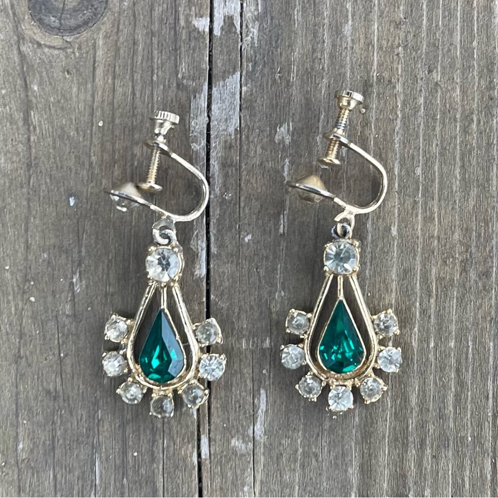 Vintage Emerald Green and White Rhinestone Teardrop Clip-On Earrings